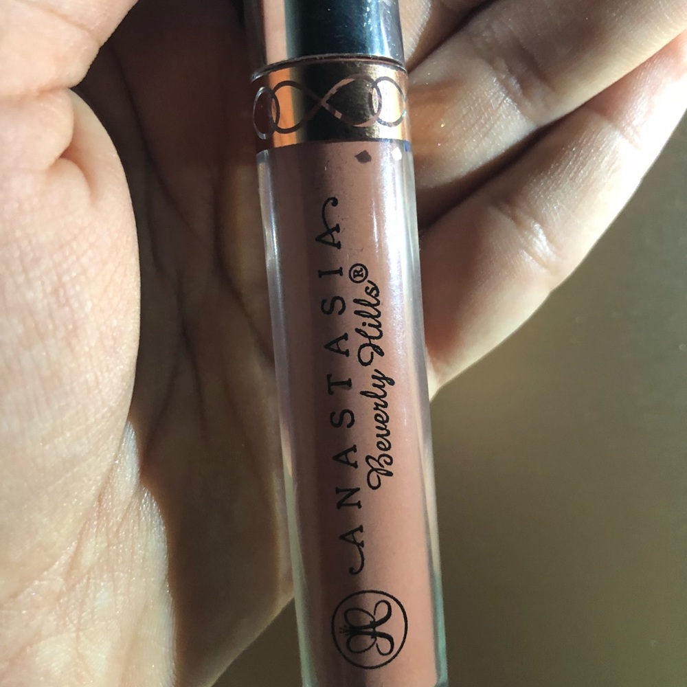 ANASTASIA LIQUID LIPSTICK // ASHTON